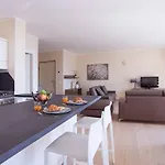 Ossuccio Grande C With Pool Sleeps 12 By Italian Дом отдыха *
