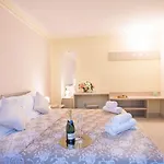 Ossuccio Grande C With Pool Sleeps 12 By Italian Комо