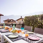 Ossuccio Grande C With Pool Sleeps 12 By Italian Дом отдыха *