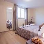 Ossuccio Grande C With Pool Sleeps 12 By Italian Комо