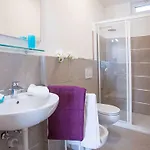 Ossuccio Grande C With Pool Sleeps 12 By Italian * Комо