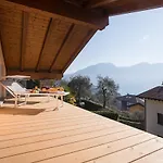 Ossuccio Grande C With Pool Sleeps 12 By Italian * Комо