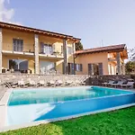 Ossuccio Grande C With Pool Sleeps 12 By Italian * Комо