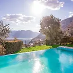 Дом отдыха Ossuccio Grande C With Pool Sleeps 12 By Italian *