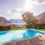 Ossuccio Grande C With Pool Sleeps 12 By Italian * Комо