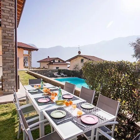 Ossuccio Grande C With Pool Sleeps 12 By Italian * Комо