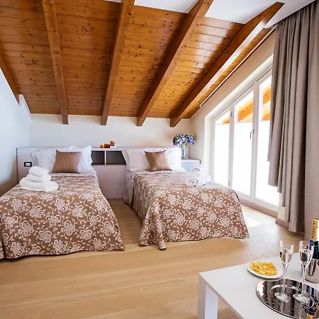 Ossuccio Grande C With Pool Sleeps 12 By Italian Ferienhaus *