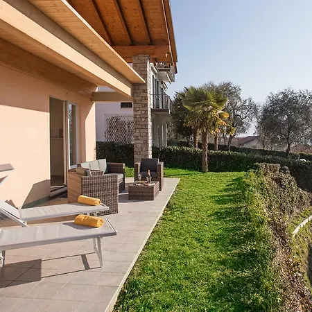 Ossuccio Grande C With Pool Sleeps 12 By Italian * Комо