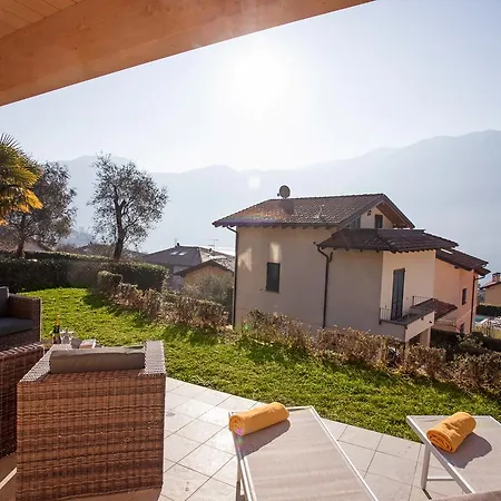 Ossuccio Grande C With Pool Sleeps 12 By Italian Holiday home Como
