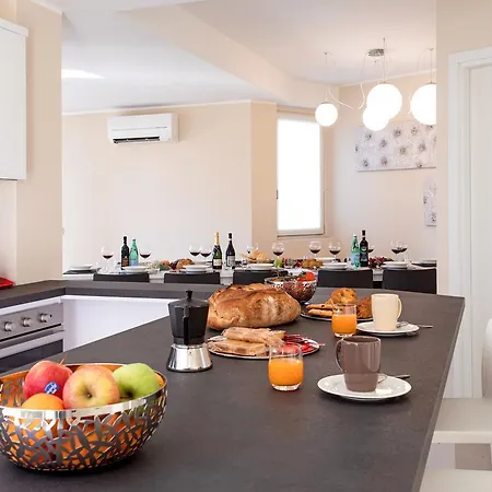 Ossuccio Grande C With Pool Sleeps 12 By Italian Комо