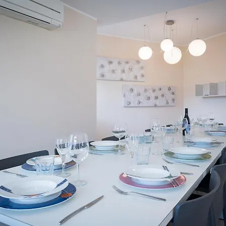 Hébergement de vacances Donagh- With Pool Sleeps 12 By Italian