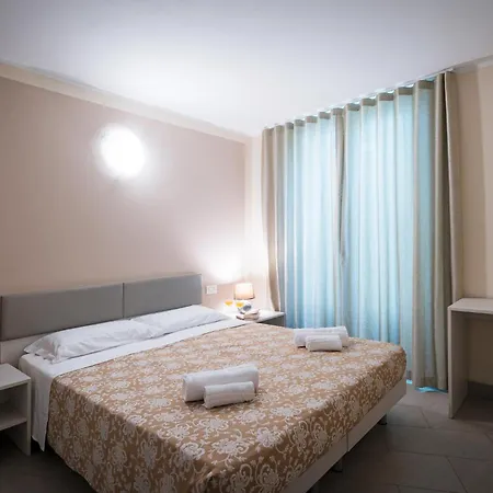 Donagh- With Pool Sleeps 12 By Italian