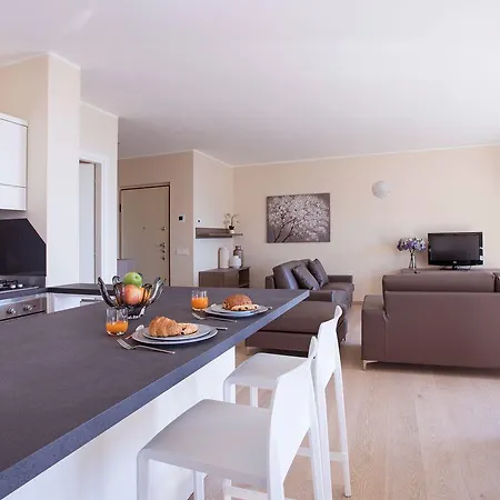 Villa Donagh- Home With Pool Sleeps 12 By Italian Apartments Casa de Férias *