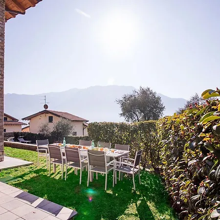 Ossuccio Grande C With Pool Sleeps 12 By Italian Prázdninový dům *