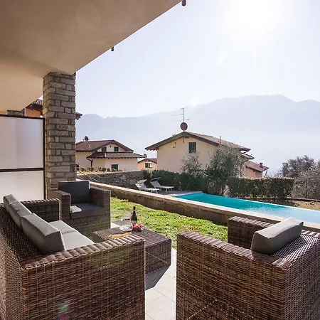 度假居 Ossuccio Grande C With Pool Sleeps 12 By Italian *