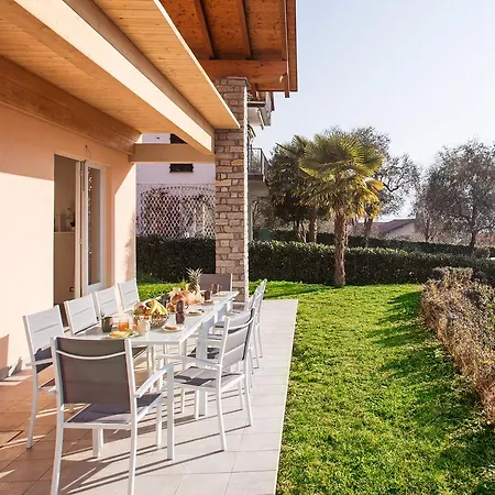 Ossuccio Grande C With Pool Sleeps 12 By Italian Semesterbostad *