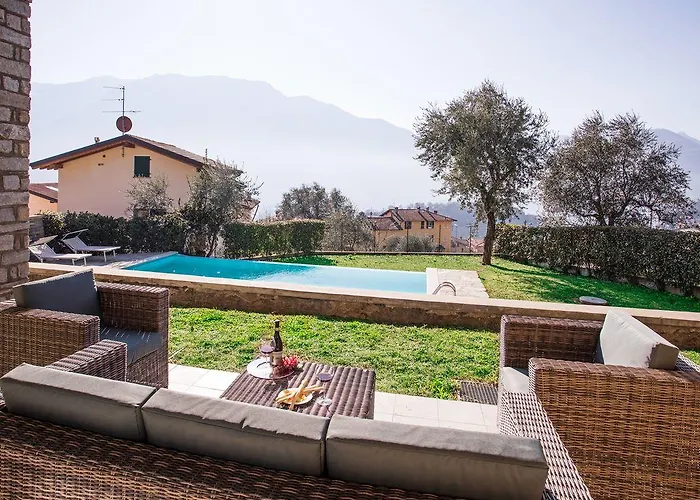 Ossuccio Grande C With Pool Sleeps 12 By Italian Prázdninový dům