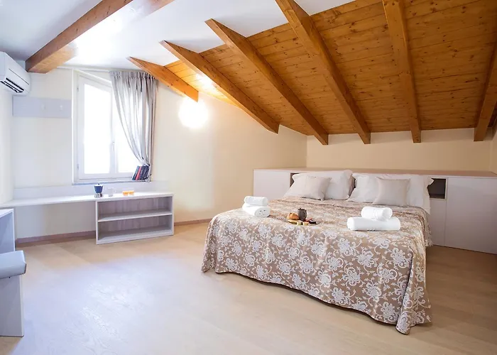 Ossuccio Grande C With Pool Sleeps 12 By Italian Como