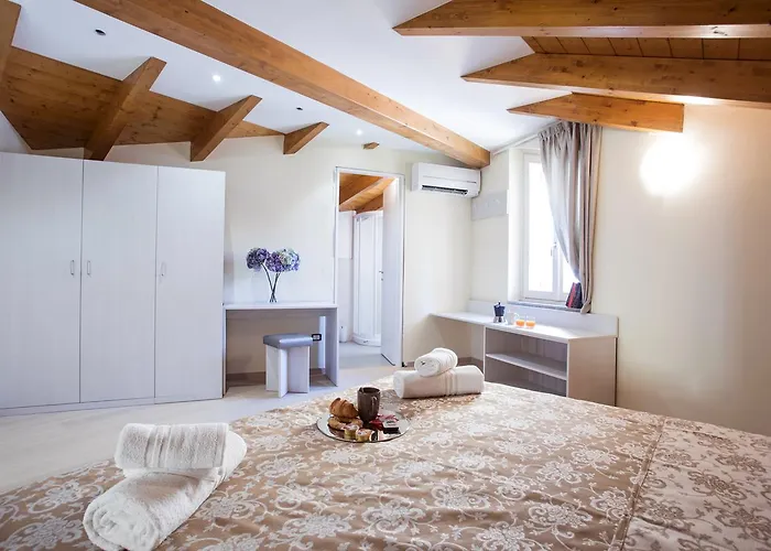 Ossuccio Grande C With Pool Sleeps 12 By Italian *