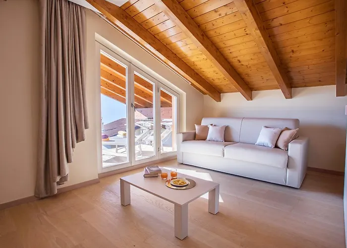 Ossuccio Grande C With Pool Sleeps 12 By Italian Prázdninový dům Como