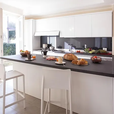 Ossuccio Grande C With Pool Sleeps 12 By Italian Tatil Evi Como