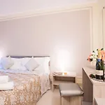 Сasa de vacaciones Ossuccio Grande C With Pool Sleeps 12 By Italian Como