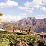 Сasa de vacaciones Ossuccio Grande C With Pool Sleeps 12 By Italian Como